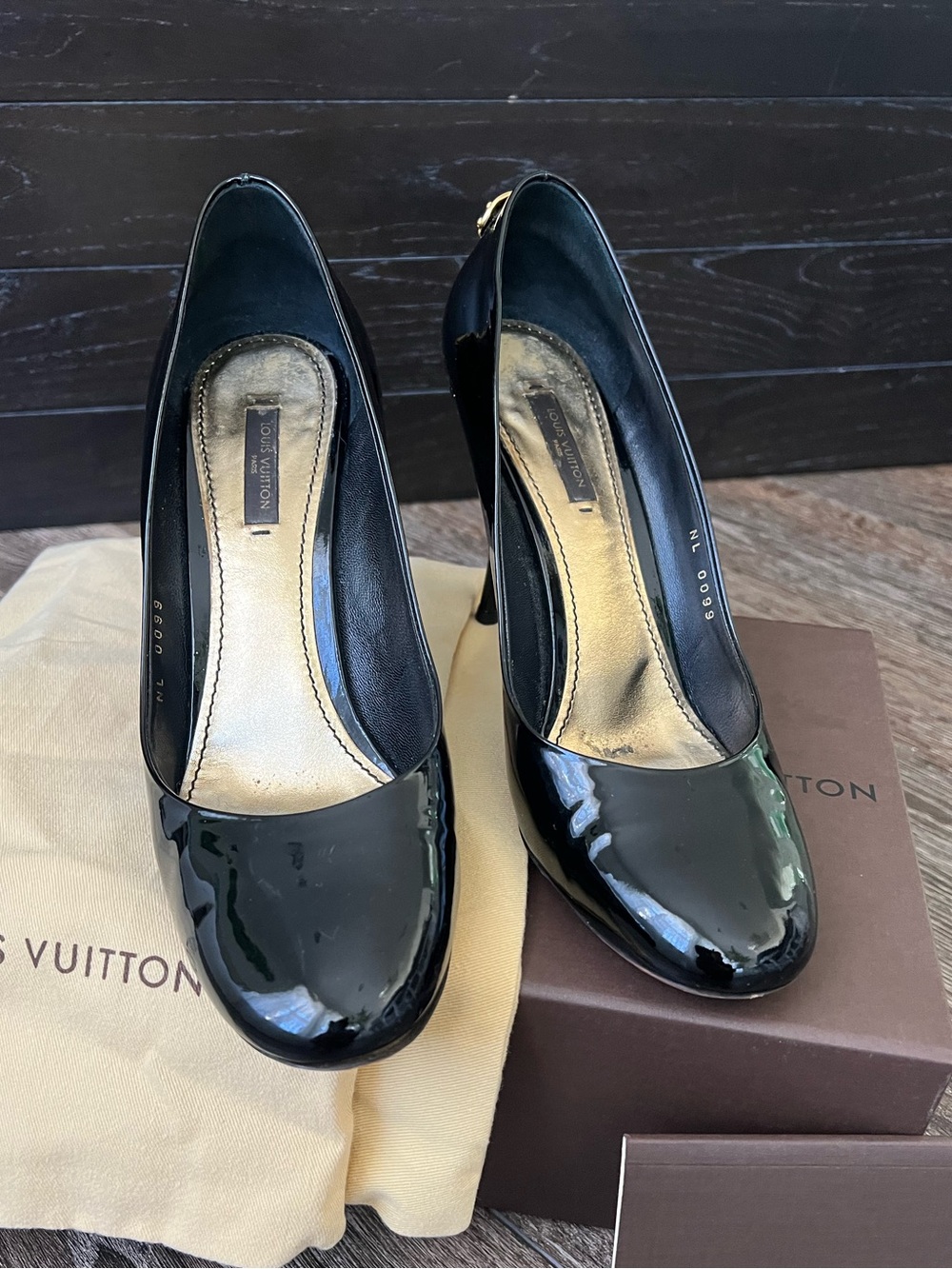 Louis Vuitton Black Patent Leather Round-Toe Pumps